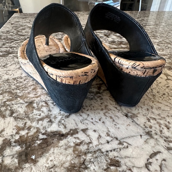 Donal J Pliner Wedge Sandals - Picture 9 of 9